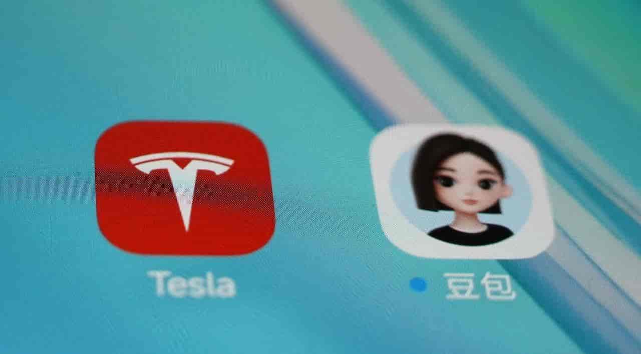 豆包为啥一直免费？你以为白占便宜，实则早就被“反向收割”