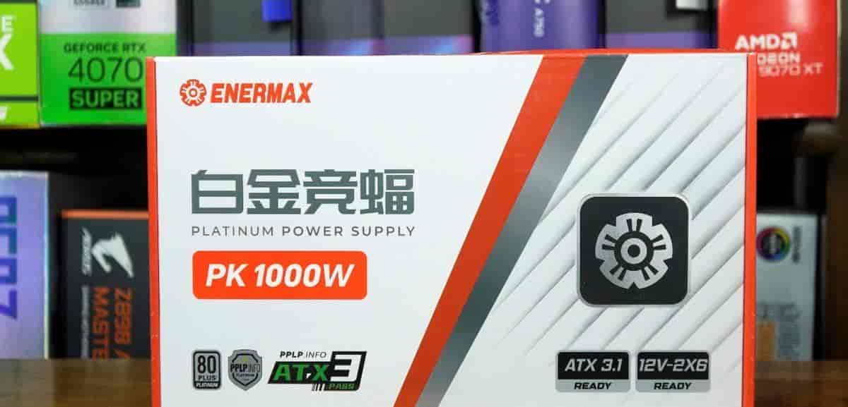 黑白双配色、背插可选,iGame GeForce RTX 5060 Ti Ultra W OC 装机实测
