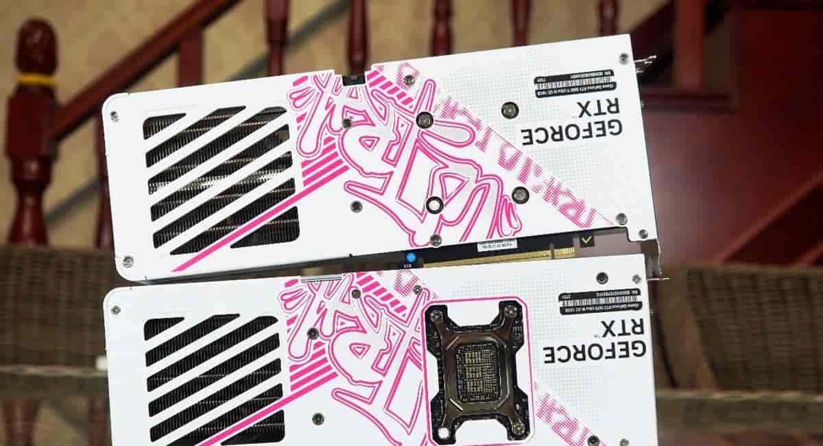 黑白双配色、背插可选,iGame GeForce RTX 5060 Ti Ultra W OC 装机实测